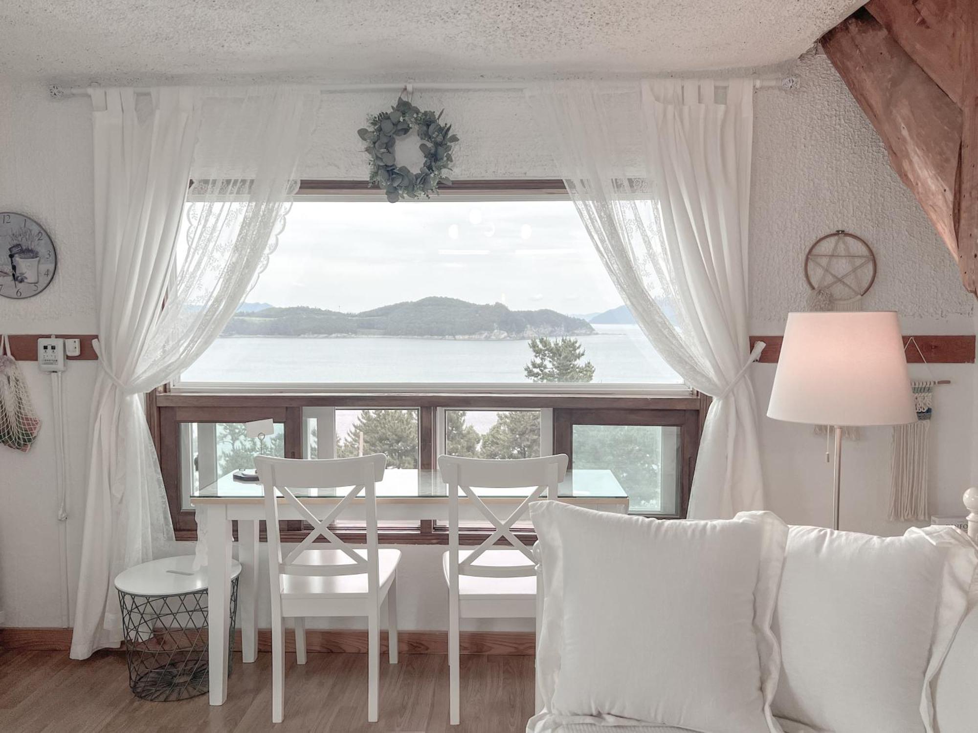 Country House Exclamation Mark & Comma Namhae Exterior foto